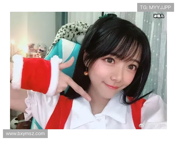 骆歆现在还是英雄联盟官方主持人吗，她的职业近况如何？